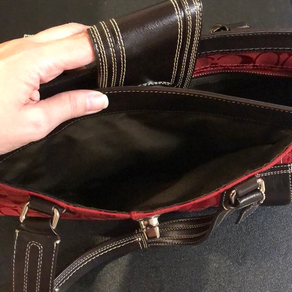 Coach red and chocolate shoulder purse - Picture 6 of 8